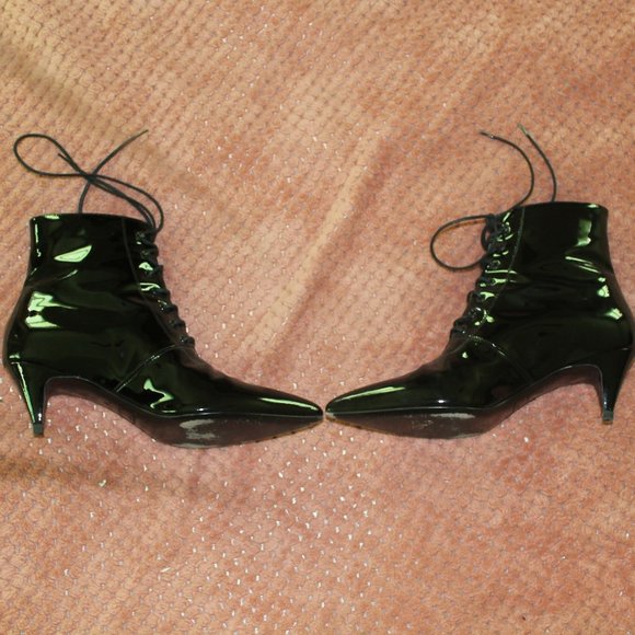 SAINT LAURENT KITTEN HEEL LACE-UP ANKLE CAT BOOT. - Picture 5 of 8